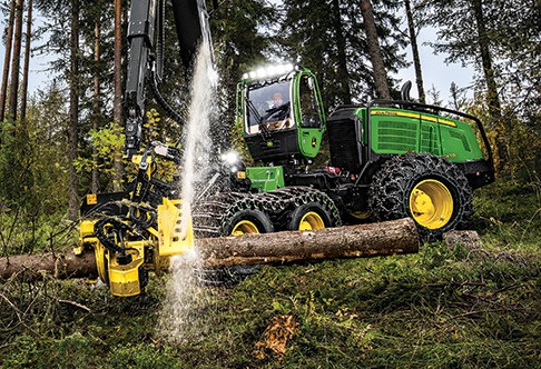 John Deere 1470G harvester